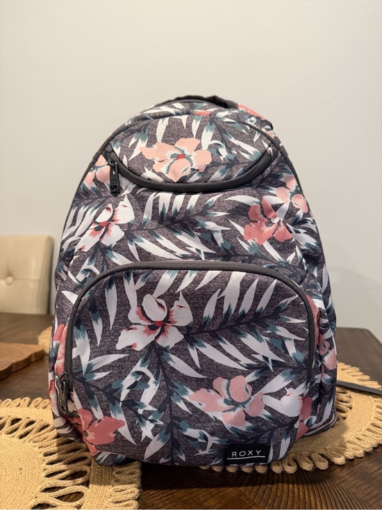 Roxy Handbags - Roxy Floral Tropical Backpack in Pink and Gray